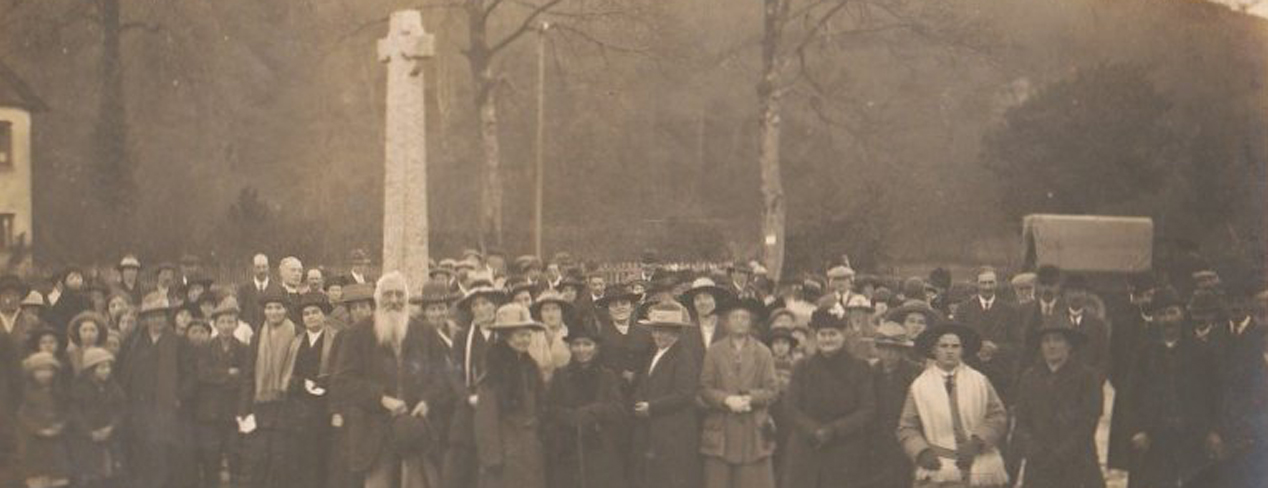 Unveiling ceremony of Winsford war memorial in 1921, taken by Vowles